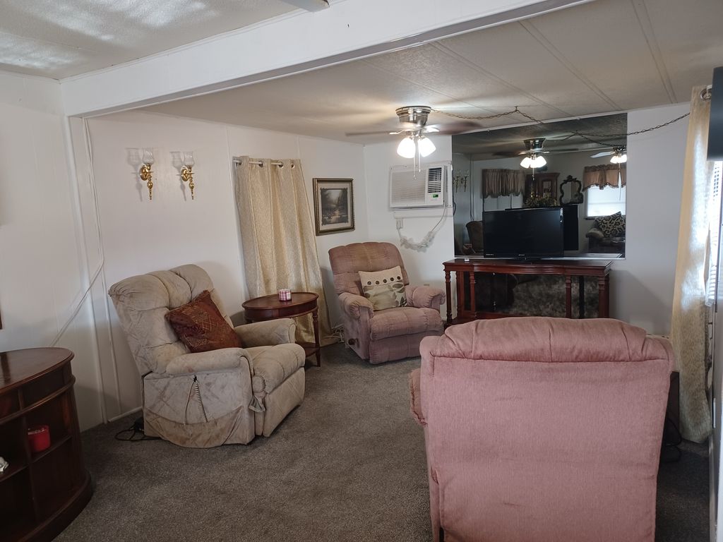 Photo of 40 Boxwood Ave, Palmetto, FL 34221 (MLS # 11620402)