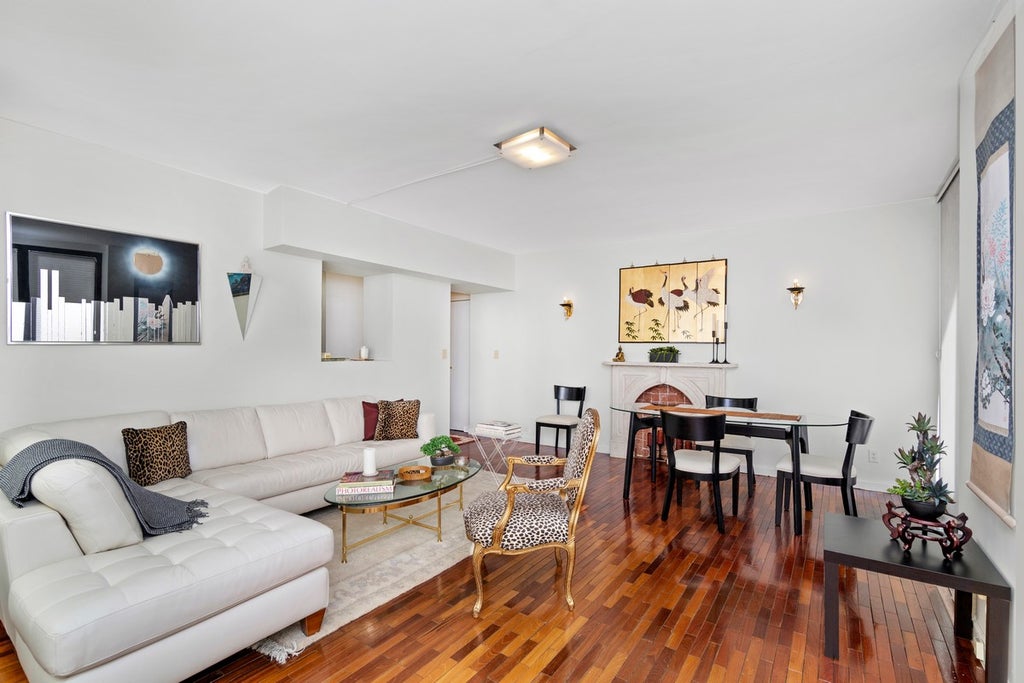 Photo of 52 East End Avenue #11C, New York, NY 10028 (MLS # 11802648)