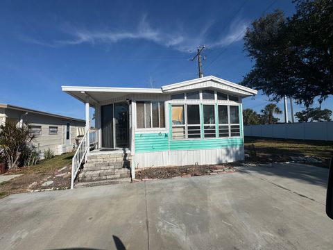 Photo of 18 Tangerine Road, Palmetto, FL 34221 (MLS # 11631515)