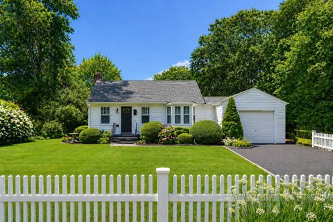 Photo of 32 Circuit Road, BELLPORT VILLAGE, NY 11713 (MLS # 11737399)