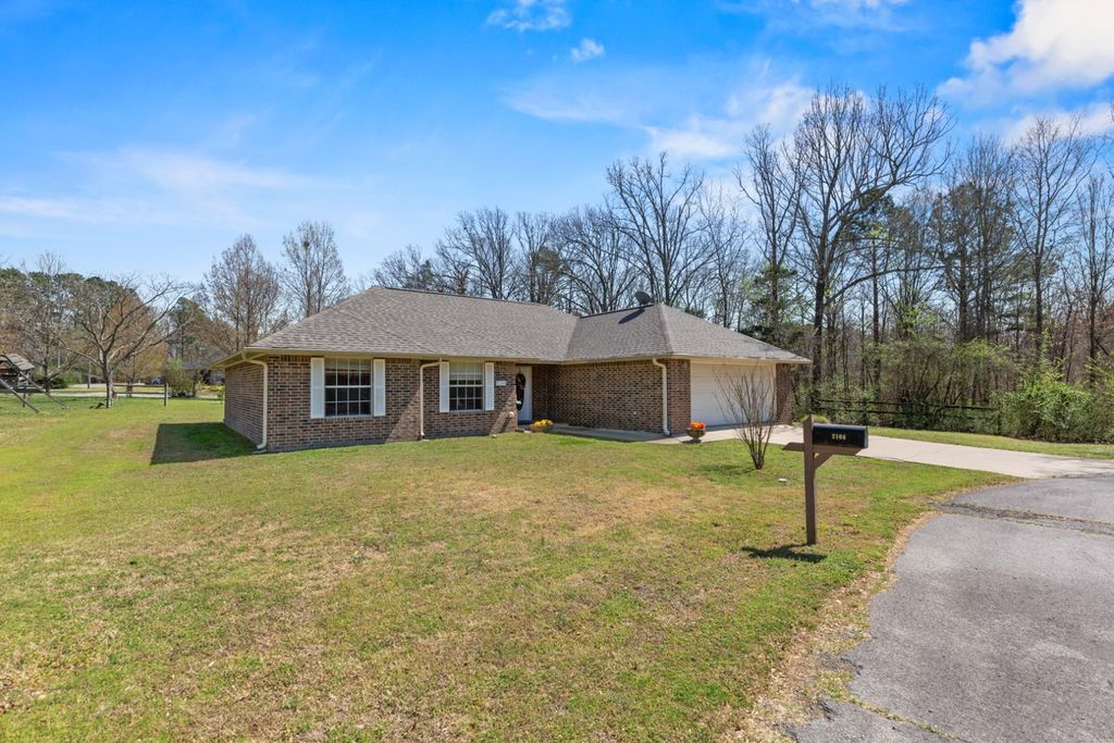 Photo of 2106 Valley View Drive, Mena, AR 71953 (MLS # 11678920)