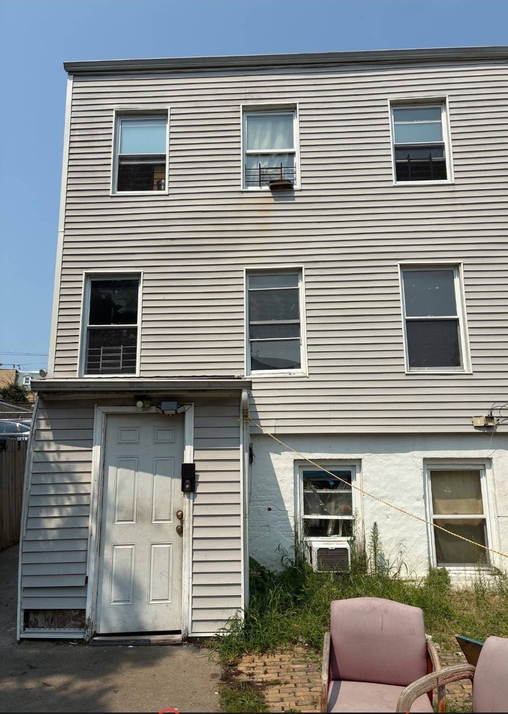 Photo of 2 Ritters Ln, Yonkers, NY 10703 (MLS # 11931229)