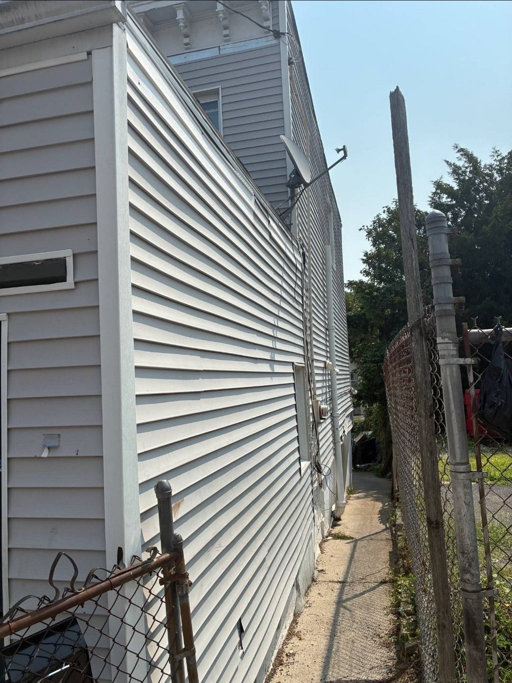 Photo of 2 Ritters Ln, Yonkers, NY 10703 (MLS # 11931229)
