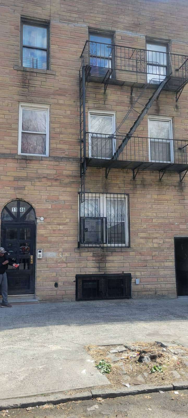 Photo of 1146 Metcalf Ave, Bronx, NY 10472 (MLS # 11688014)