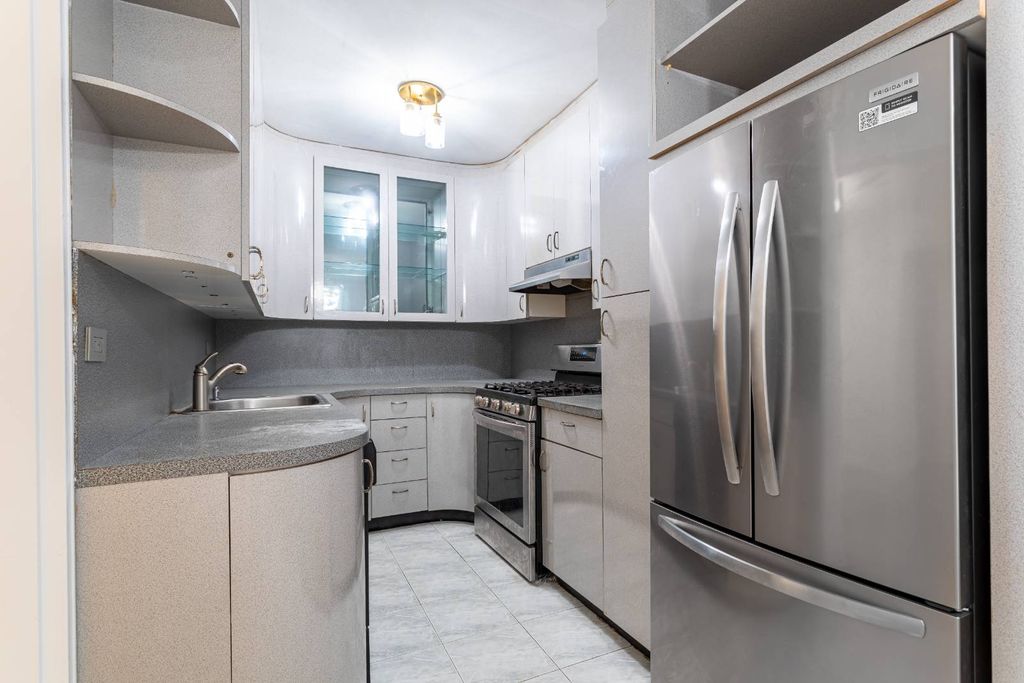 Photo of 2727 Ocean Pkwy #B10, Brooklyn, NY 11235 (MLS # 11672468)