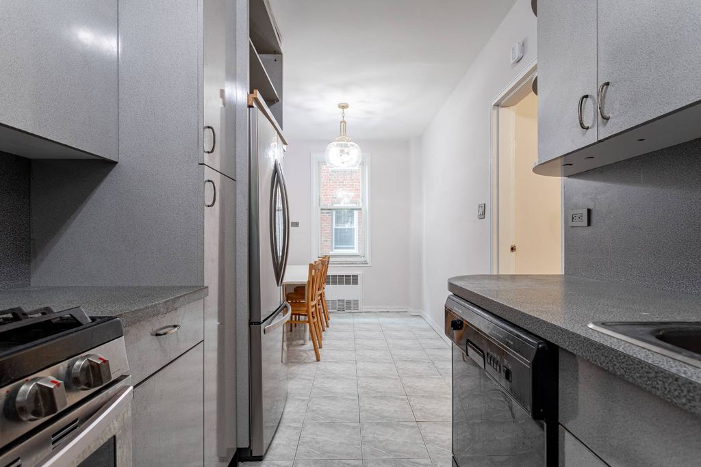Photo of 2727 Ocean Pkwy #B10, Brooklyn, NY 11235 (MLS # 11672468)