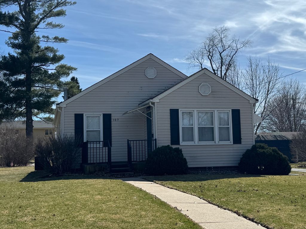 Photo of 107 W South St, Exira, IA 50076 (MLS # 11678023)