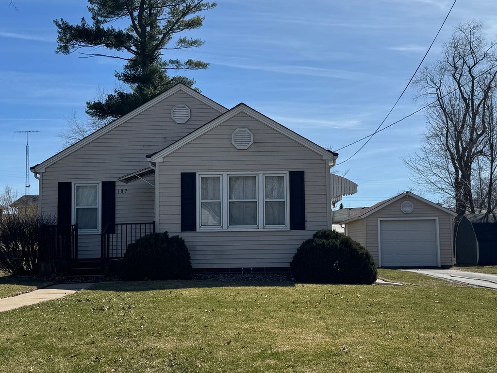 Photo of 107 W South St, Exira, IA 50076 (MLS # 11678023)