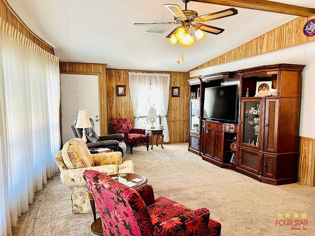 Photo of 83 Sea Fern Dr #111, Leesburg, FL 34788 (MLS # 11652487)