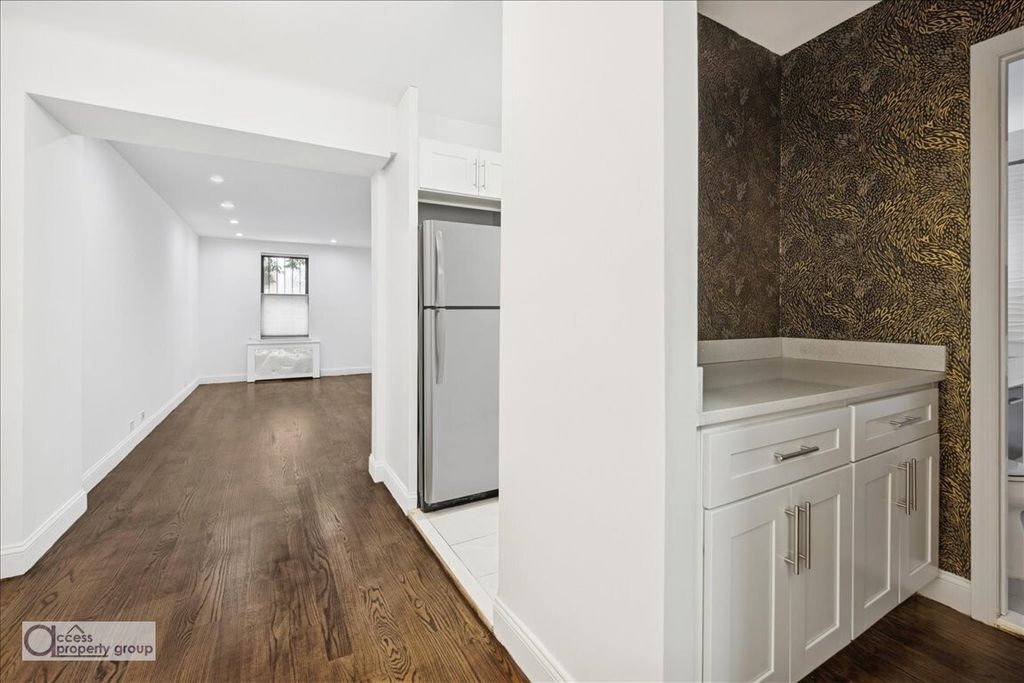 Photo of 98 Park Terrace East Ter #1E, New York, NY 10034 (MLS # 11593476)