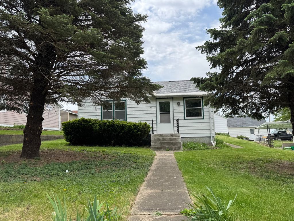 Photo of 2013 Washington ST, Elk Horn, IA 51531 (MLS # 11742768)