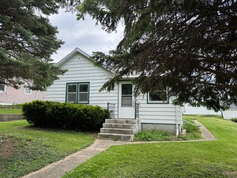 Photo of 2013 Washington ST, Elk Horn, IA 51531 (MLS # 11742768)