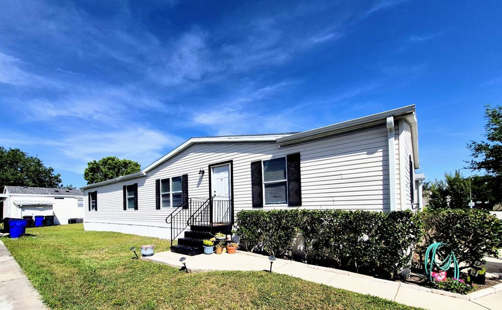Photo of 3919 Covington Dr, Saint Cloud, FL 34772 (MLS # 11741388)