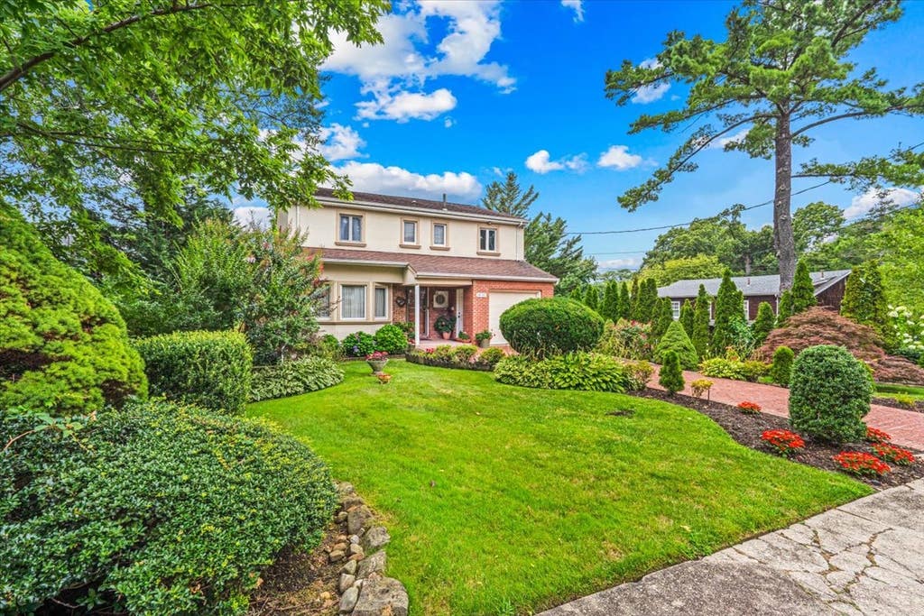 Photo of 3850 Hillcrest Ave, Douglaston, NY 11363 (MLS # 11931274)