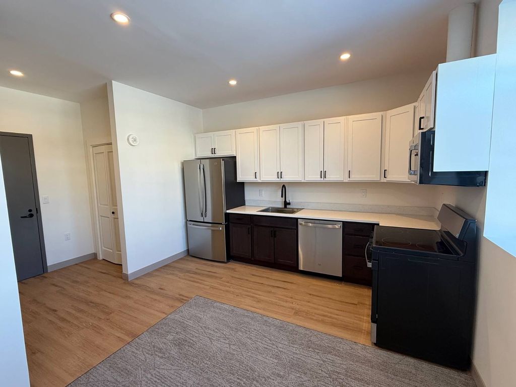 Photo of 1117 W Fayette Street #209, Syracuse, NY 13204 (MLS # 11655447)