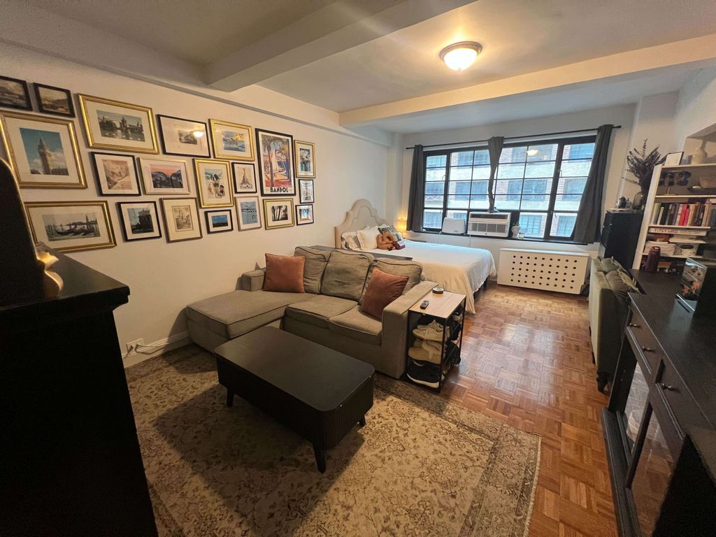 Photo of 310 East 44th Street #612, New York, NY 10017 (MLS # 11669176)