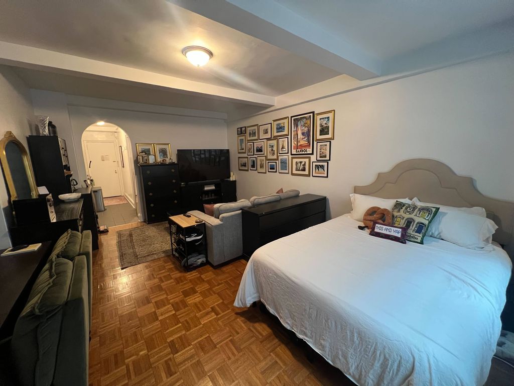 Photo of 310 East 44th Street #612, New York, NY 10017 (MLS # 11669176)