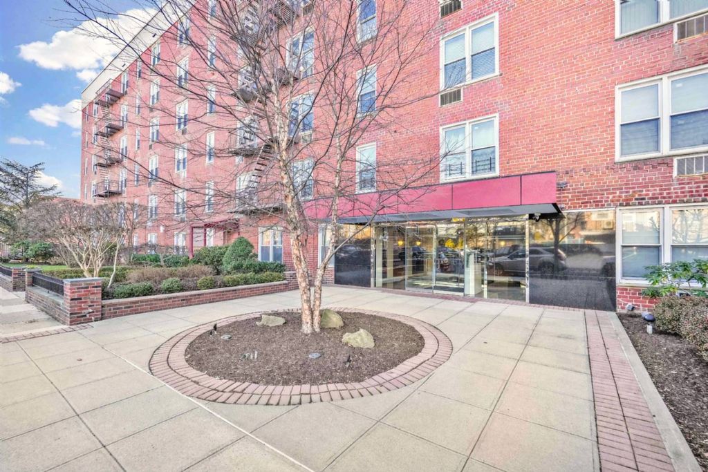 Photo of 21050 41st Ave #1c, Bayside, NY 11361 (MLS # 11633468)
