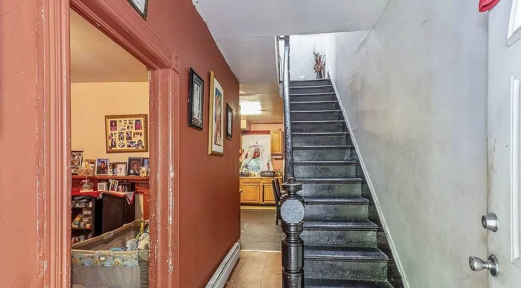 Photo of 333557 Jackson Street, Staten Island, NY 10304 (MLS # 11717317)