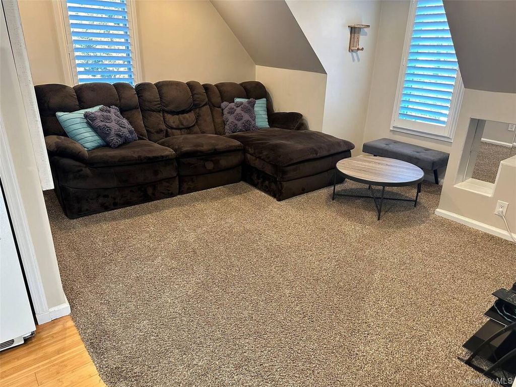 Photo of 12 Bunnell Place, West Babylon, NY 11704 (MLS # 11655341)