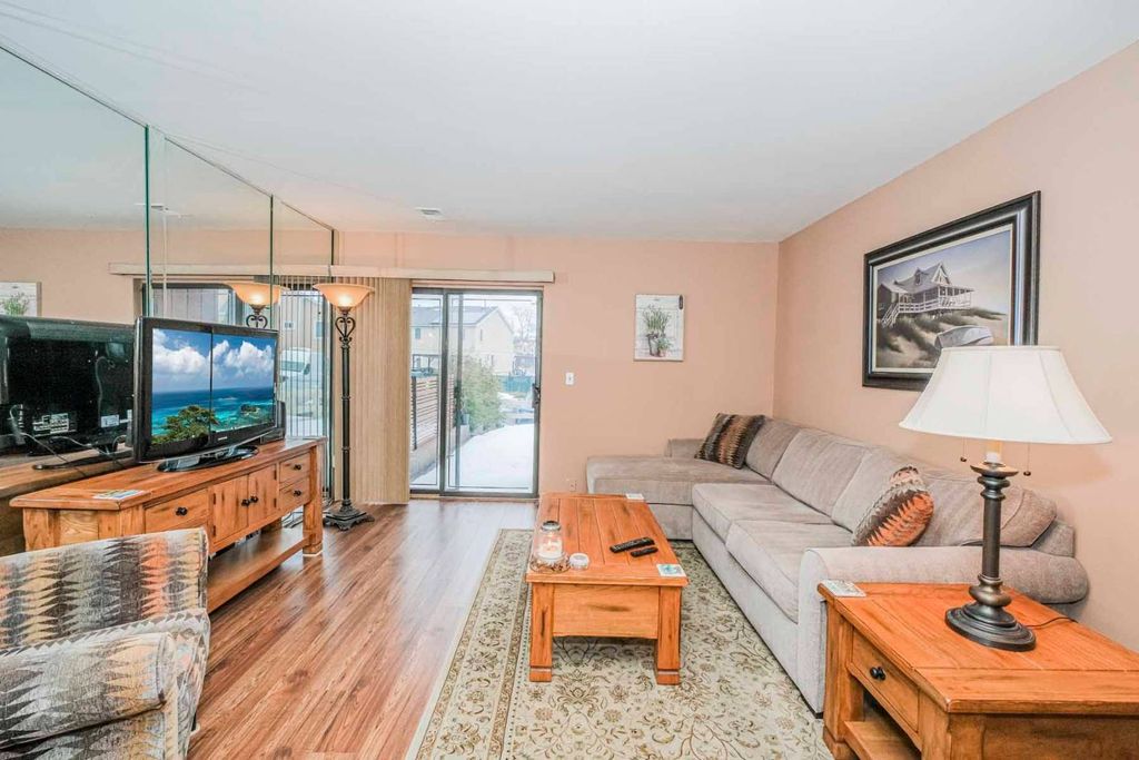 Photo of 31 Stonegate Dr, STATEN ISLAND, NY 10304 (MLS # 11673881)