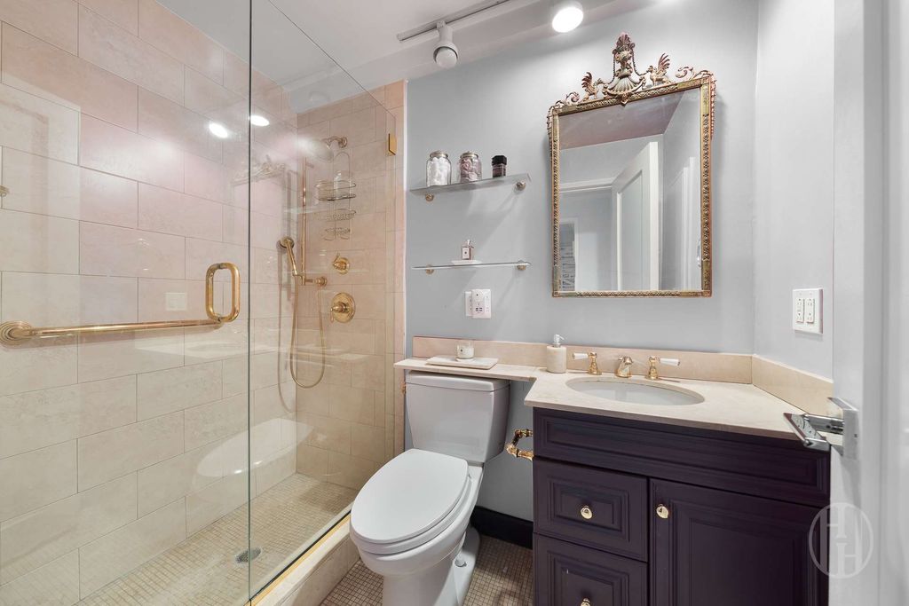 Photo of 45 East End Avenue #3B, New York, NY 10028 (MLS # 11654975)