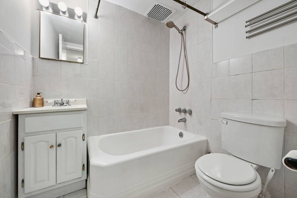 Photo of 219 Clinton Avenue #1R, Brooklyn, NY 11205 (MLS # 11633121)