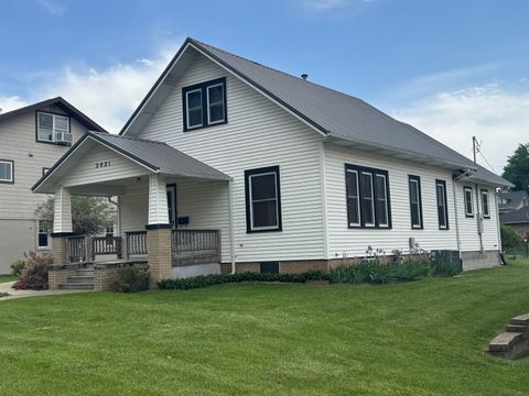 Photo of 2021 Washington ST, Elk Horn, IA 51531 (MLS # 11777297)