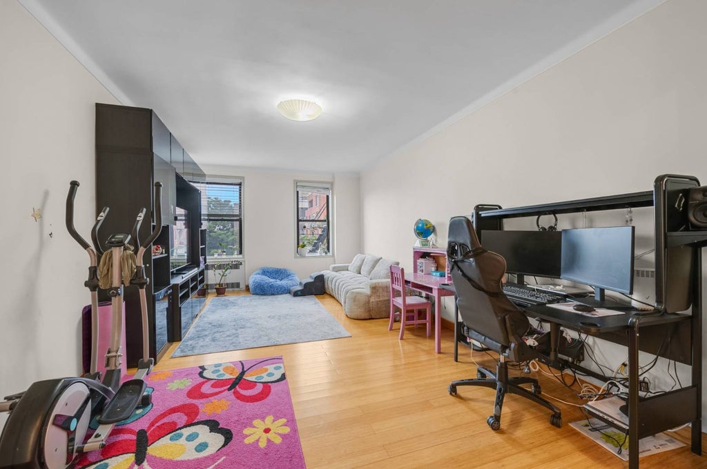 Photo of 415 Ocean Parkway #5B, Brooklyn, NY 11218 (MLS # 12005477)