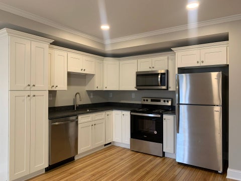 Photo of 10 Richmond St #1, Colonie, NY 12205 (MLS # 11866647)