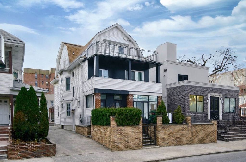 Photo of 1717 Avenue P, BROOKLYN, NY 11229 (MLS # 11635200)