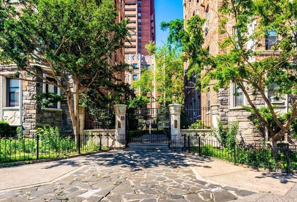 Photo of 3400 Wayne Ave #F22, Bronx, NY 10467 (MLS # 11616183)