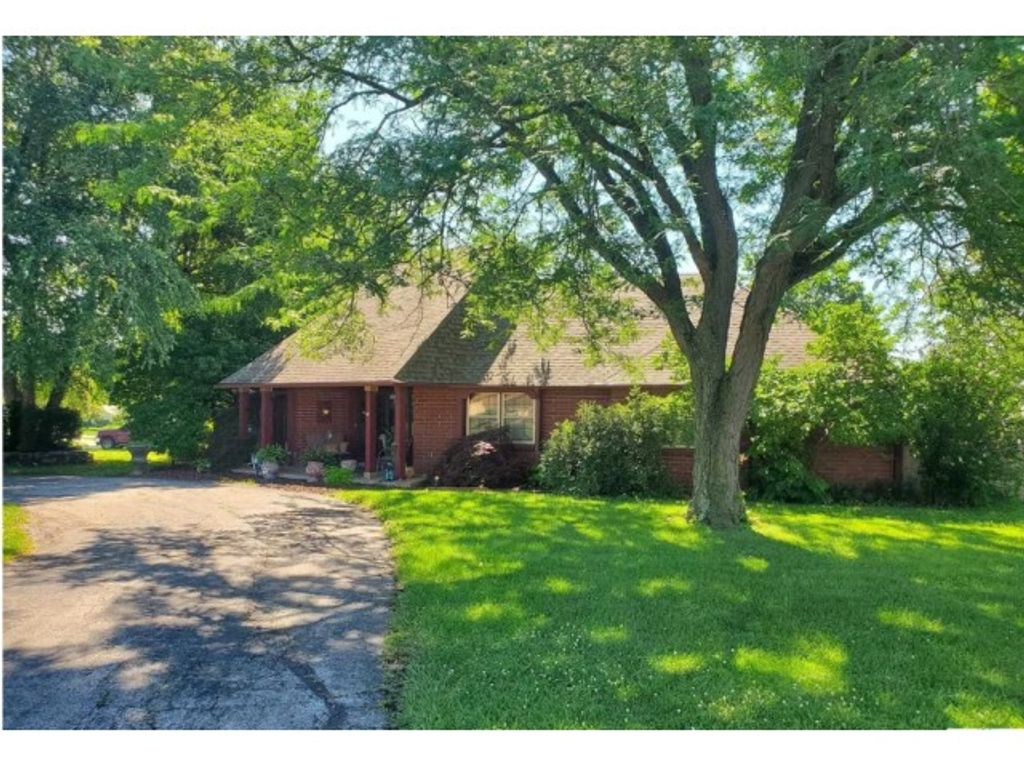 Photo of 1900 Arcadia St, Clinton, MO 64735 (MLS # 11679828)