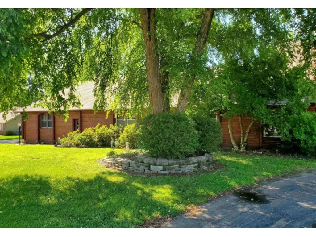 Photo of 1900 Arcadia St, Clinton, MO 64735 (MLS # 11679828)