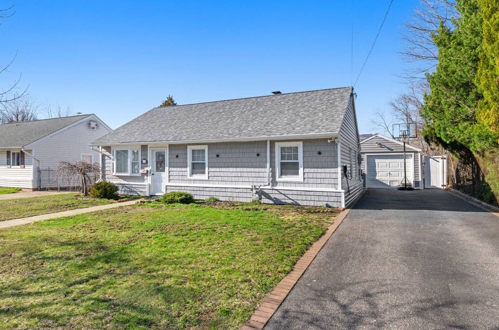 Photo of 40 Island Street, Plainview, NY 11803 (MLS # 11679846)