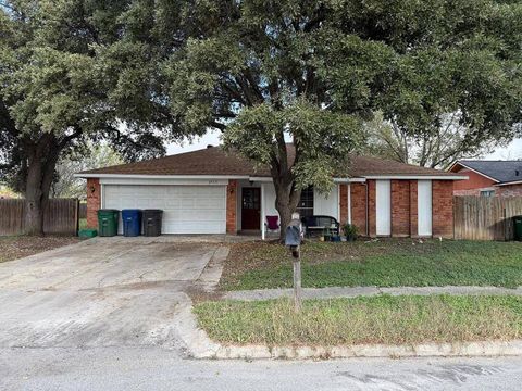Photo of 6403 Ridge Creek Dr, San Antonio, TX 78233 (MLS # 11658792)