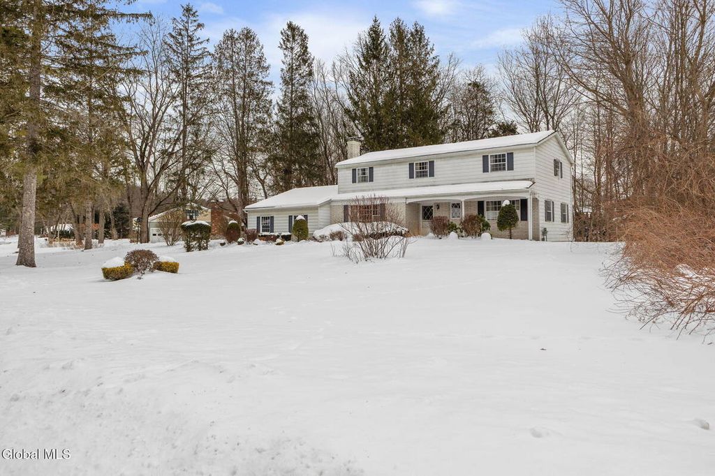 Photo of 4 Willowbrook Lane, Clifton Park, NY 12019 (MLS # 11655013)