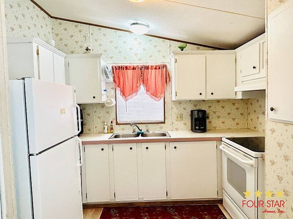 Photo of 6618 Hopi Trl, Leesburg, FL 34748 (MLS # 11623218)