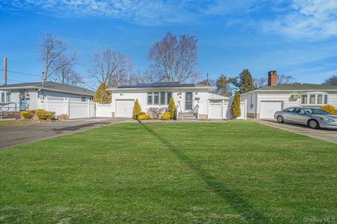 Photo of 23 Pearsall Place, Deer Park, NY 11729 (MLS # 11671249)