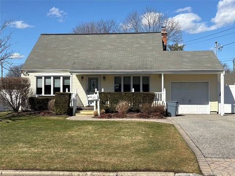 Photo of 23 Kime Avenue, North Babylon, NY 11703 (MLS # 11677021)