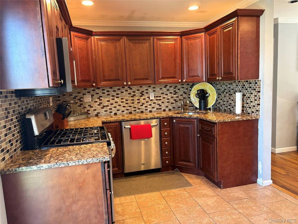 Photo of 23 Kime Avenue, North Babylon, NY 11703 (MLS # 11677021)