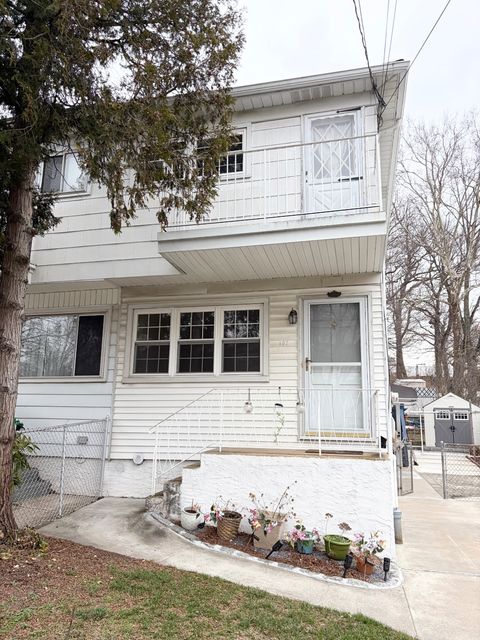 Photo of 107 Ebony Street, Staten Island, NY 10306 (MLS # 11676666)