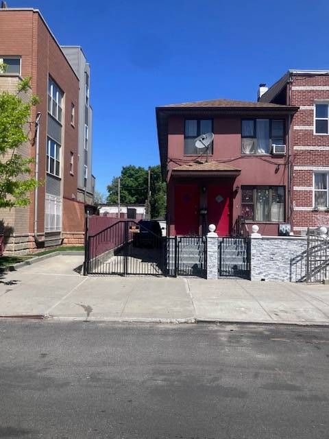 Photo of 521 Glenmore Ave, Brooklyn, NY 11207 (MLS # 11737968)