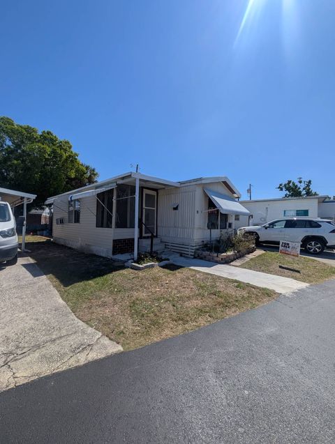 Photo of 3503 58th Ave N Ave #19, Saint Petersburg, FL 33714 (MLS # 11677384)