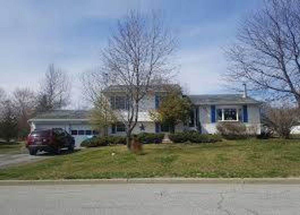 Photo of 6 Pembroke Rd, Washingtonville, NY 10992 (MLS # 11650924)