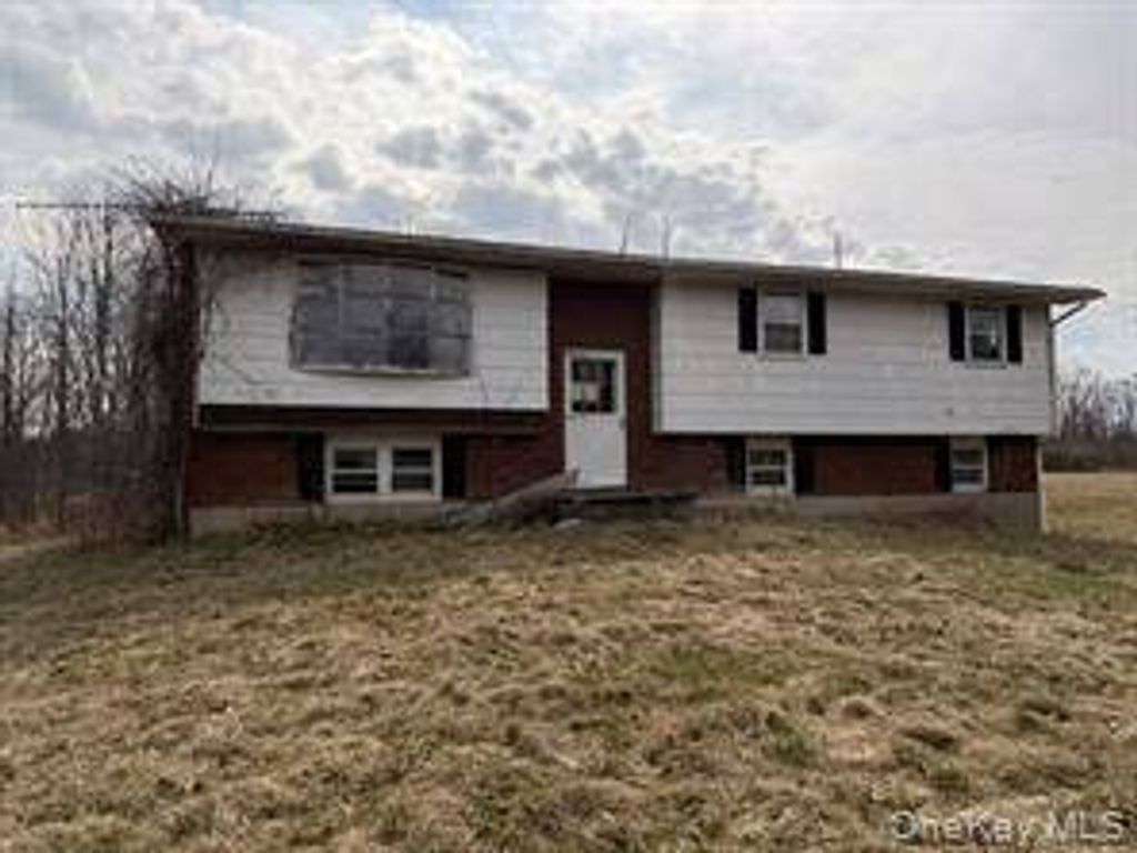 Photo of 6 Stokes Lane, Gardiner, NY 12525 (MLS # 11684040)