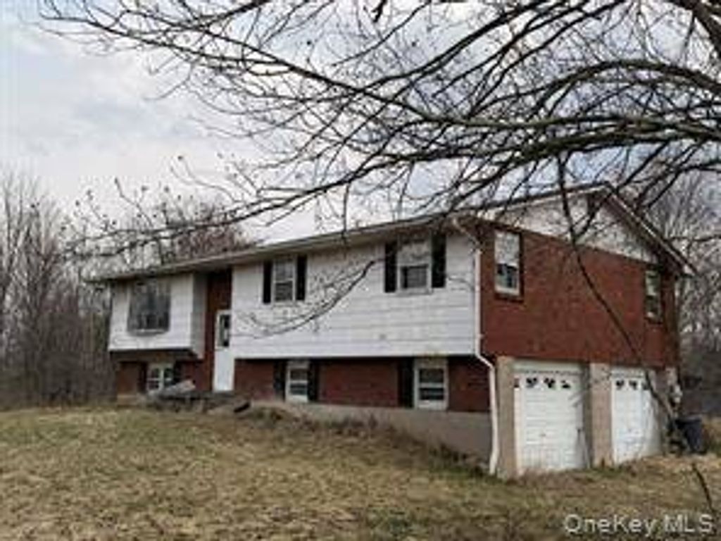 Photo of 6 Stokes Lane, Gardiner, NY 12525 (MLS # 11684040)