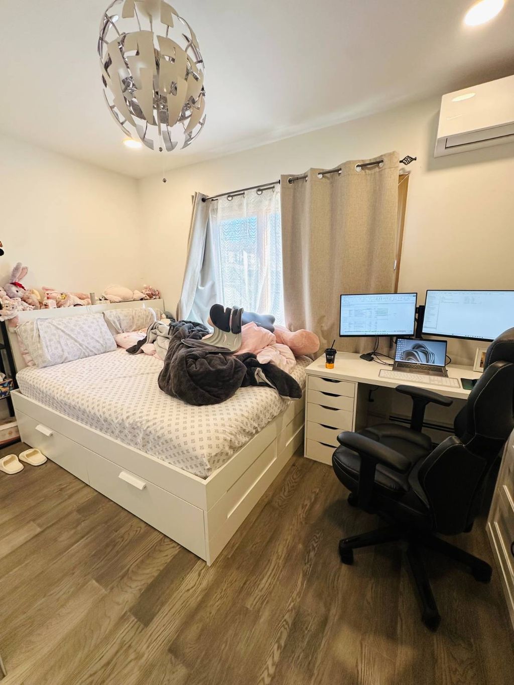 Photo of 238 Lily Pond Ave, Staten Island, NY 10305 (MLS # 11674313)