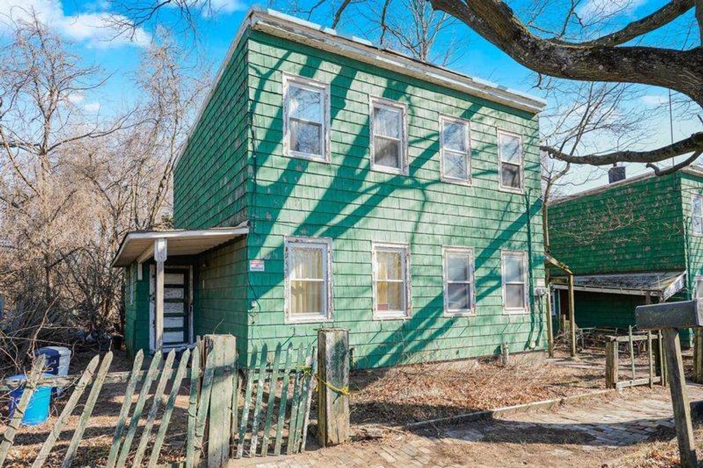 Photo of 83 Kreischer Street, STATEN ISLAND, NY 10309 (MLS # 11610252)