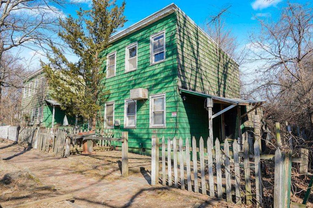 Photo of 83 Kreischer Street, STATEN ISLAND, NY 10309 (MLS # 11610252)